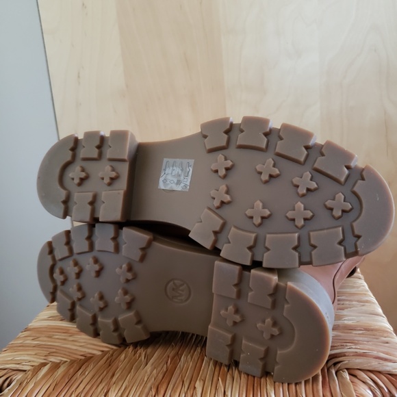 Michael Kors Mid Chelsea Boots Size 8 NEW! - Picture 12 of 13